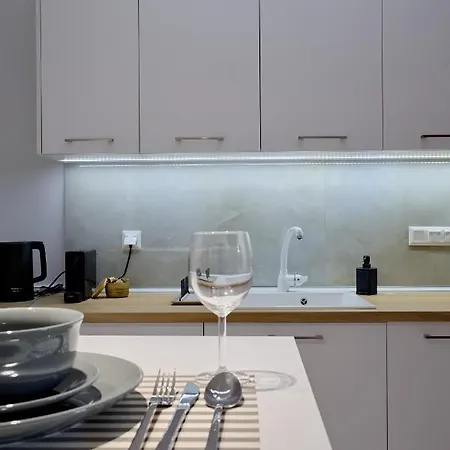 Again Downtown Premium With Parking Apartment