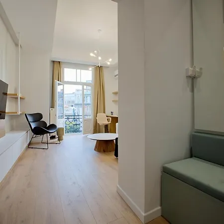 Again Downtown Premium With Parking شقة